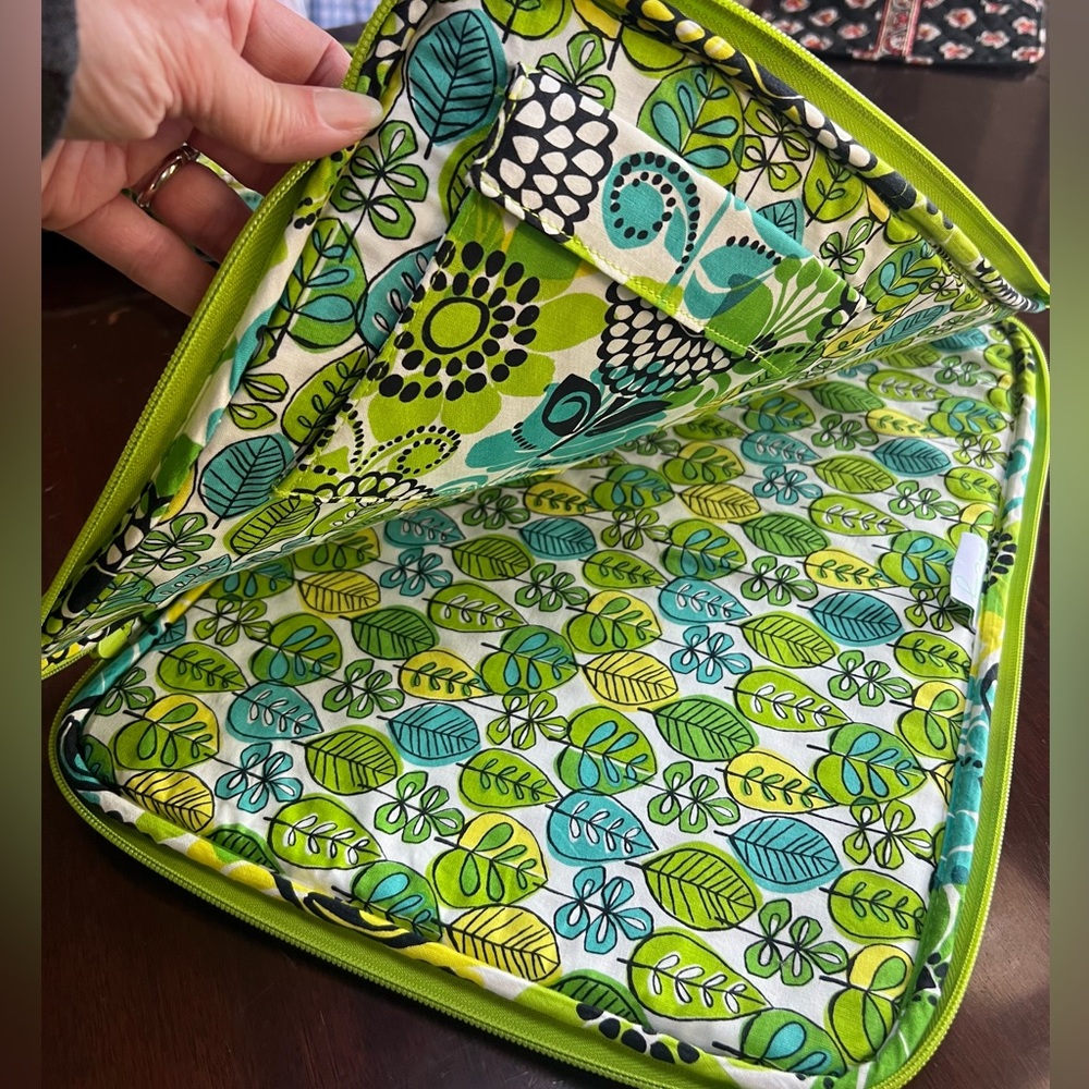Vera Bradley Zippered Laptop Case “Lime’s Up”